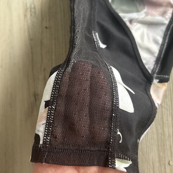 Athleta Womens Tight Legging Blossom Intuition Black Floral Mesh Size Medium - Picture 7 of 10